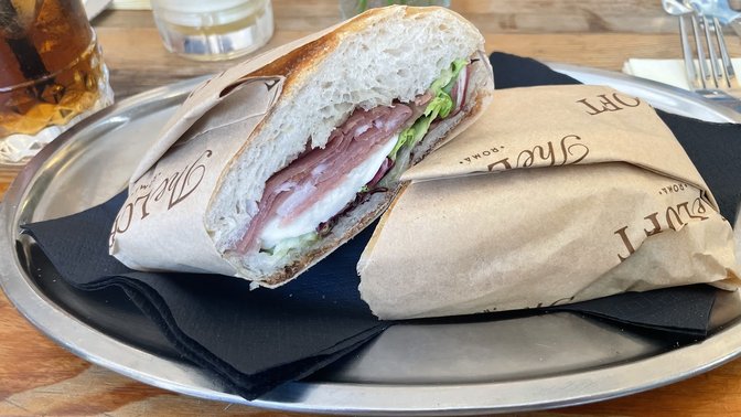 THE LOFT Colazione, Brunch & Pizza Dinner vicino San Pietro
