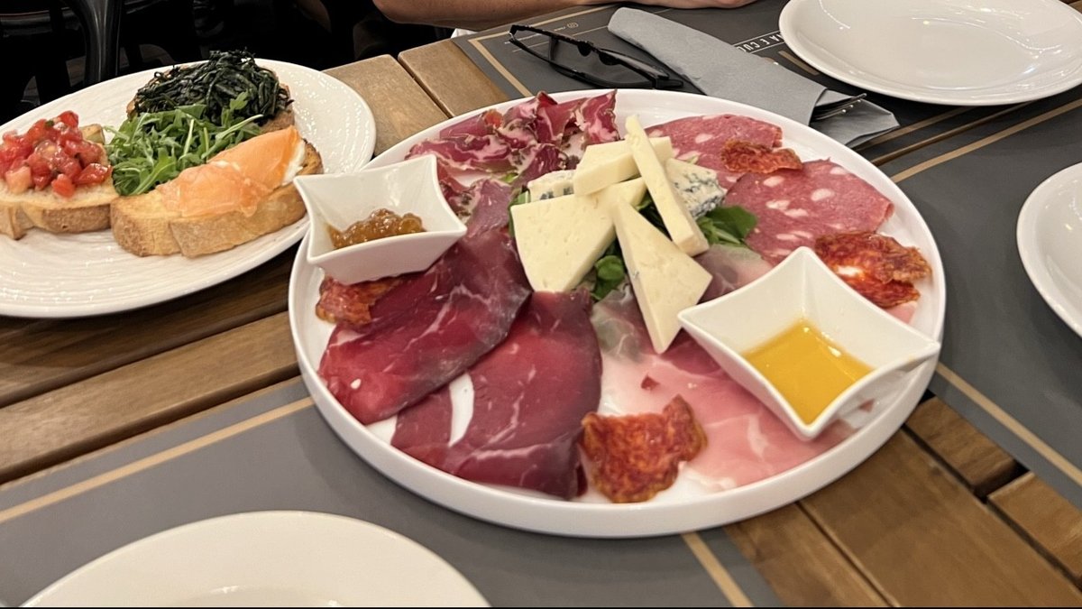 Ristorante Luigi, Cantina e Cucina
