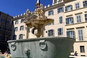 Fontana Settentrionale Piazza Farnese