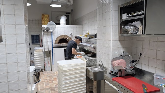 Bella Napoli NEAR VATICAN Wood fired Oven