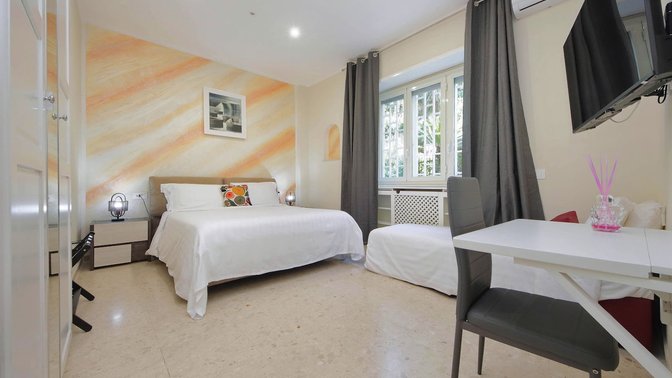 Vatican Rooms Mura Aurelie