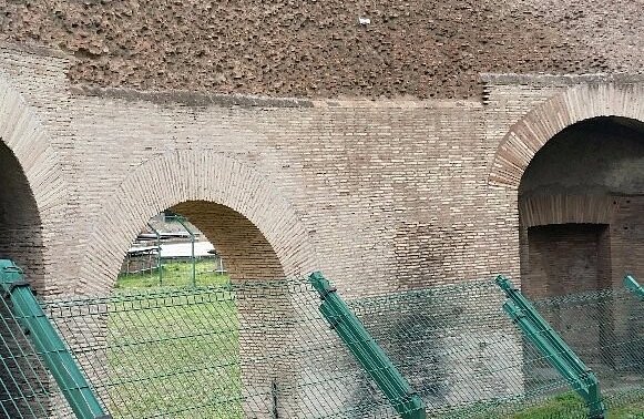 Esedra della Palestra orientale e Aula termale absidata