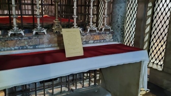 Cripta con le reliquie di San Lorenzo