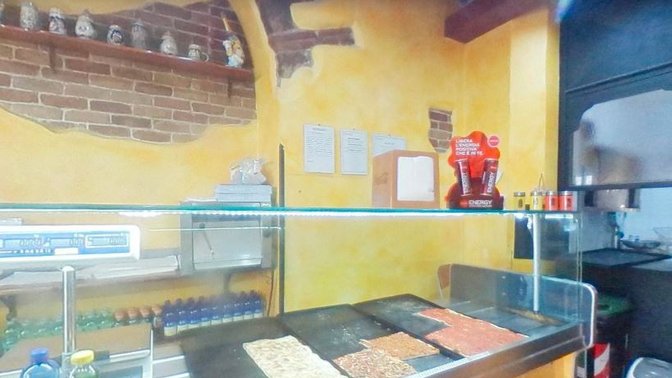 Pizzeria take out