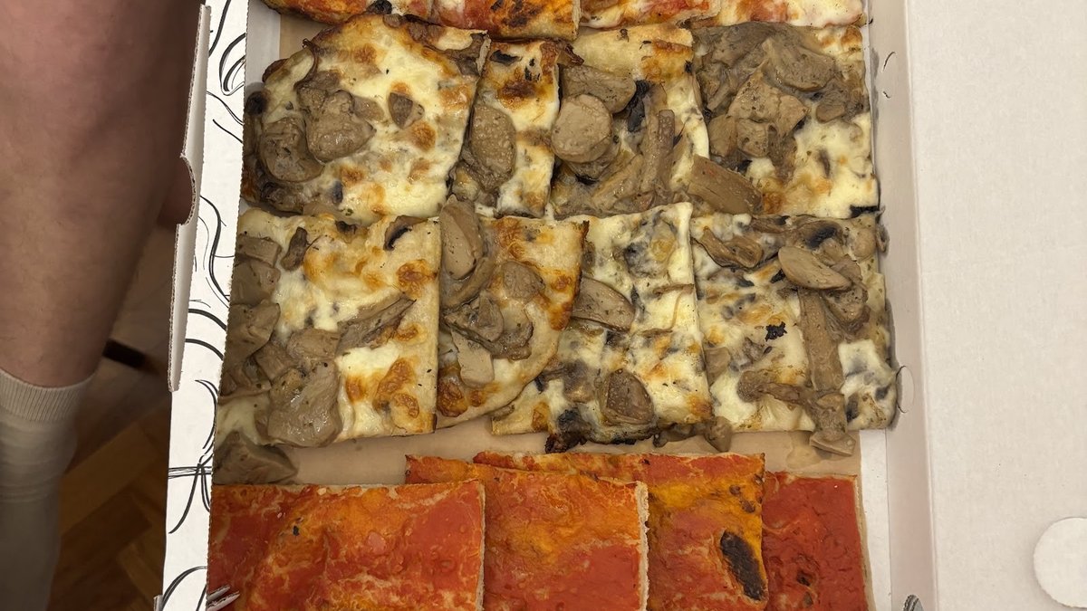 Pizzeria take out