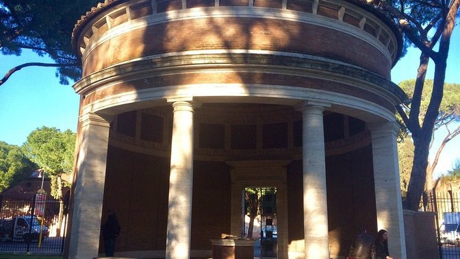 Ingresso monumentale al cimitero del Commonwealth