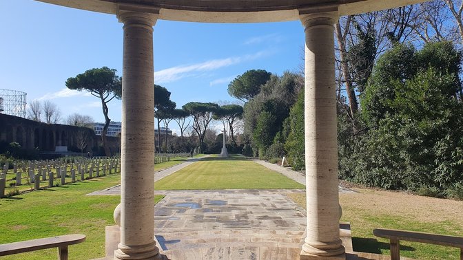 Ingresso monumentale al cimitero del Commonwealth