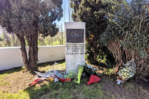 Memorial to the Massacre at Ponte dell\u0027Industria Bridge