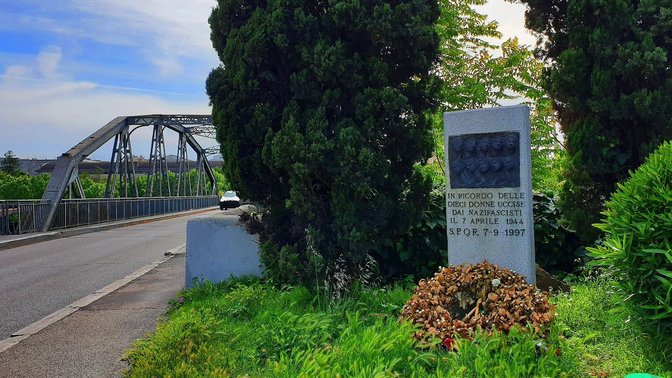 Memorial to the Massacre at Ponte dell'Industria Bridge