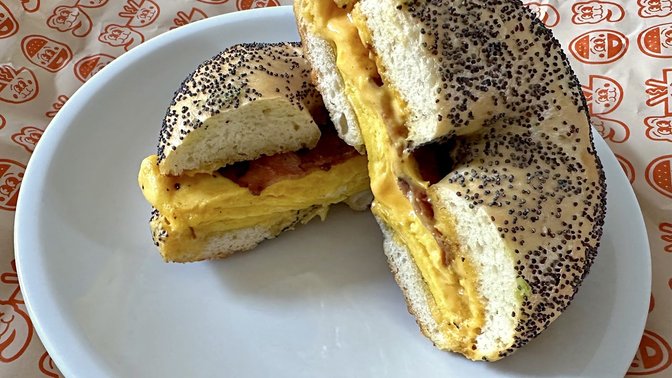 Elvy - Bagel & Salad