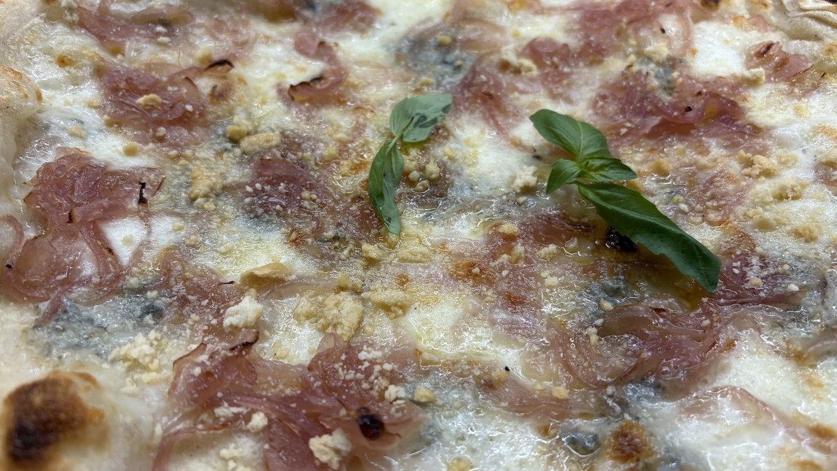 MG19 Pizza moderna romana